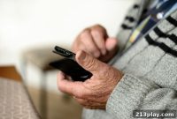 Smartphones Made Simple for Seniors